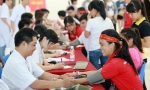 Đông đảo ĐVTN đã tham gia hiến máu tại ngày hội "Giọt hồng tri ân”.