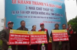 Bàn giao 32 nhà Chữ thập đỏ tại huyện Hướng Hóa