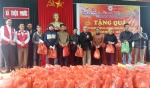 Xã Triệu Phước: Trao 155 suất quà tết cho người nghèo.