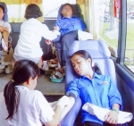 Tuổi trẻ Quảng Trị tham gia hiến máu nhân đạo -Ảnh: THÀNH DŨNG