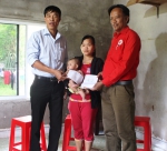 Triệu Phong: Công đoàn Trung tâm VHTT - TDTT huyện nhận đỡ đầu địa chỉ nhân đạo
