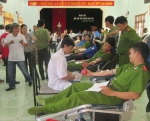 Tuổi trẻ lực lượng vũ trang thị xã hăng hái tham gia hiến máu tình nguyện