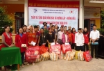 Hội Chữ thập đỏ Trường Cao đẳng Sư phạm Quảng Trị trao hơn 100 suất quà tết cho bà con nghèo xã Hướng Lập