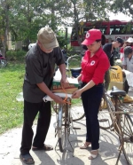 Triệu Phong: Trao 210 suất quà cho hộ nghèo tại xã Triệu Long