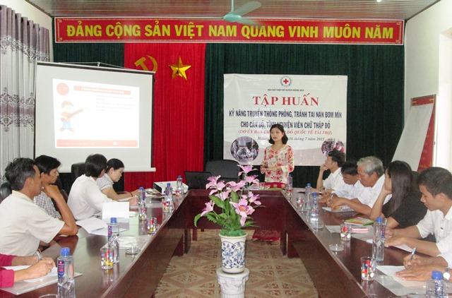 Bà Trần Thu Hằng - Phó trưởng ban Truyền thông và Phát triển nguồn lực, Trung ương Hội CTĐ Việt Nam phát biểu khai mạc khóa tập huấn.