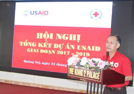 Ông Nguyễn Đình Chiến - Chủ tịch Hội CTĐ tỉnh, giám đốc dự án phát biểu tại hội nghị tổng kết