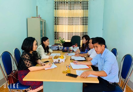 Đoàn làm việc tại Hội CTĐ huyện Cam Lộ