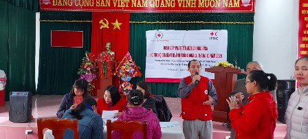 Ông Nguyễn Hà, PCT, Trưởng Nhóm thực hiện khoản viện trợ phổ biến quy trình cấp phát tiền mặt